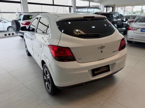 CHEVROLET Onix Hatch 1.4 4P FLEX LT, Foto 5