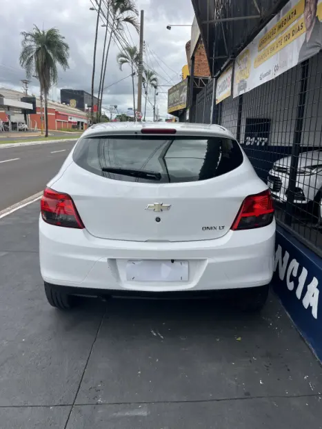CHEVROLET Onix Hatch 1.4 4P FLEX LT, Foto 5