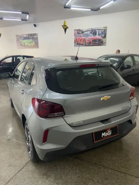 CHEVROLET Onix Hatch 1.0 12V 4P FLEX LT, Foto 4