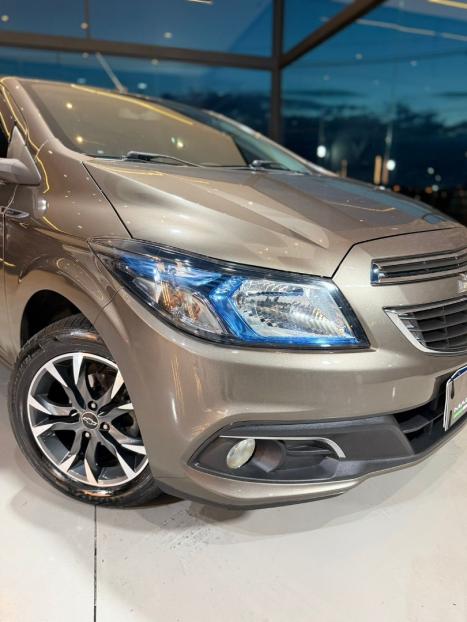 CHEVROLET Onix Hatch 1.4 4P FLEX LT AUTOM�TICO, Foto 3