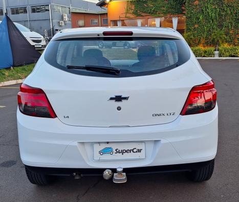 CHEVROLET Onix Hatch 1.4 4P FLEX LTZ, Foto 4