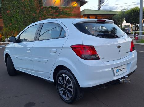 CHEVROLET Onix Hatch 1.4 4P FLEX LTZ, Foto 5