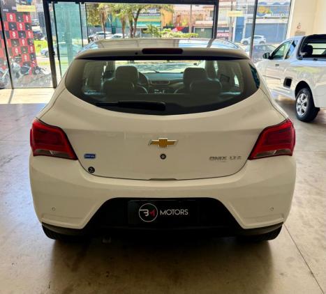 CHEVROLET Onix Hatch 1.4 4P FLEX LTZ AUTOM�TICO, Foto 4