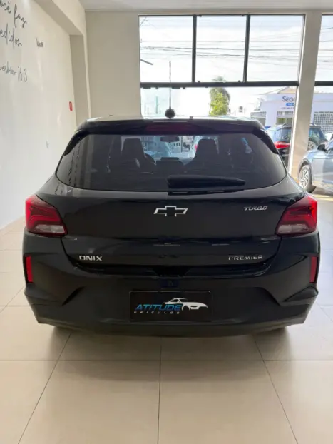 CHEVROLET Onix Hatch 1.0 12V 4P FLEX PREMIER 2 TURBO AUTOM�TICO, Foto 5