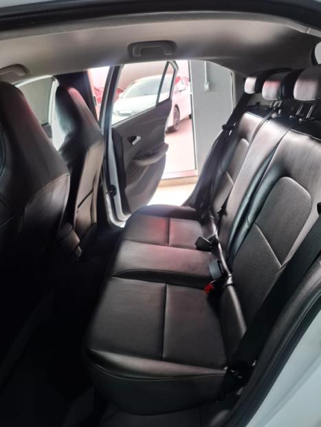 CHEVROLET Onix Hatch 1.0 12V 4P FLEX PREMIER 2 TURBO AUTOM�TICO, Foto 17