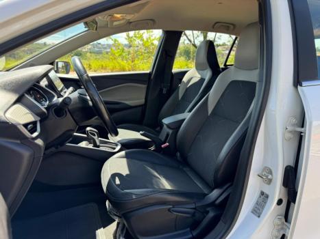 CHEVROLET Onix Hatch 1.0 12V 4P FLEX PREMIER TURBO AUTOM�TICO, Foto 9