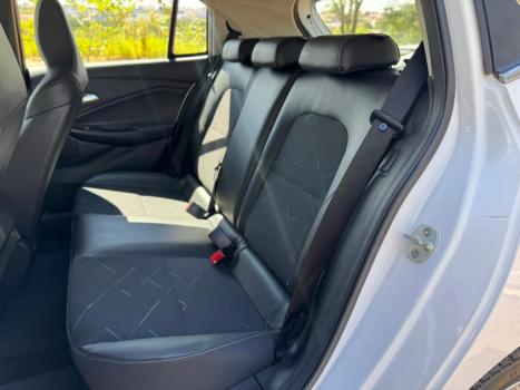 CHEVROLET Onix Hatch 1.0 12V 4P FLEX PREMIER TURBO AUTOM�TICO, Foto 10