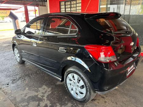 CHEVROLET Onix Hatch 1.4 4P FLEX LT, Foto 4