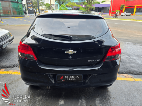 CHEVROLET Onix Hatch 1.4 4P FLEX LTZ AUTOM�TICO, Foto 4