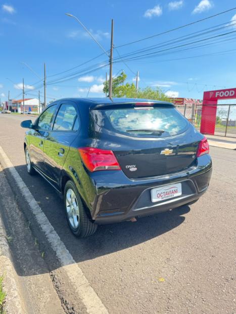 CHEVROLET Onix Hatch 1.4 4P FLEX LT AUTOM�TICO, Foto 6