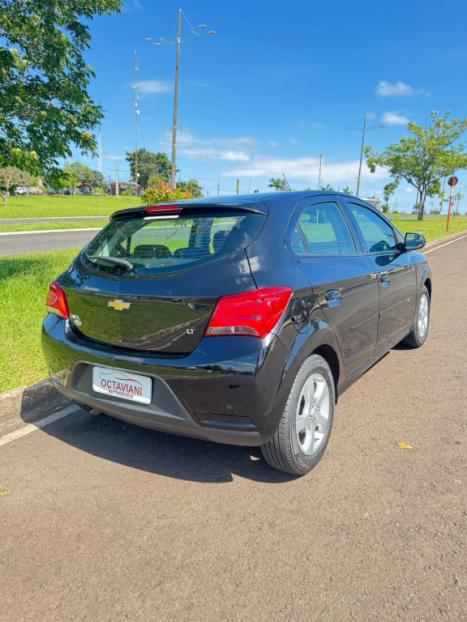 CHEVROLET Onix Hatch 1.4 4P FLEX LT AUTOM�TICO, Foto 7