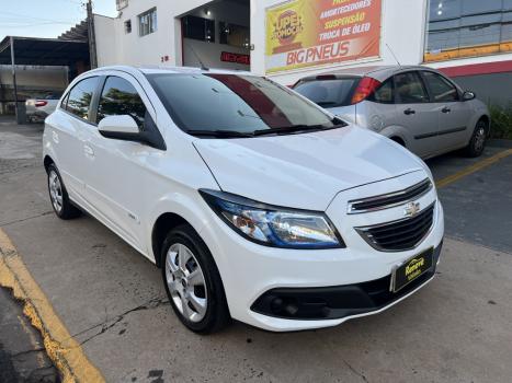 CHEVROLET Onix Hatch 1.4 4P FLEX LT AUTOM�TICO, Foto 3