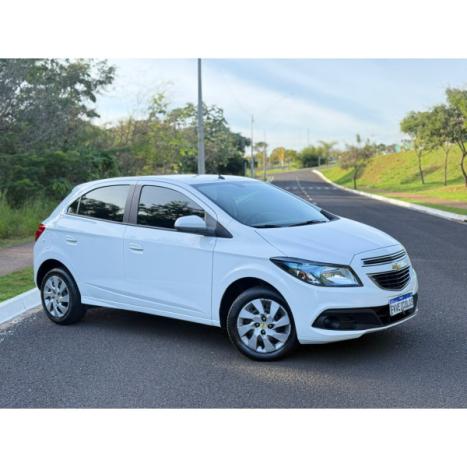 CHEVROLET Onix Hatch 1.4 4P FLEX LT, Foto 2