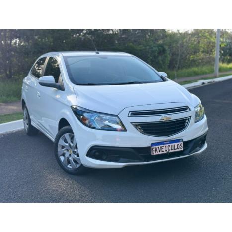 CHEVROLET Onix Hatch 1.4 4P FLEX LT, Foto 3