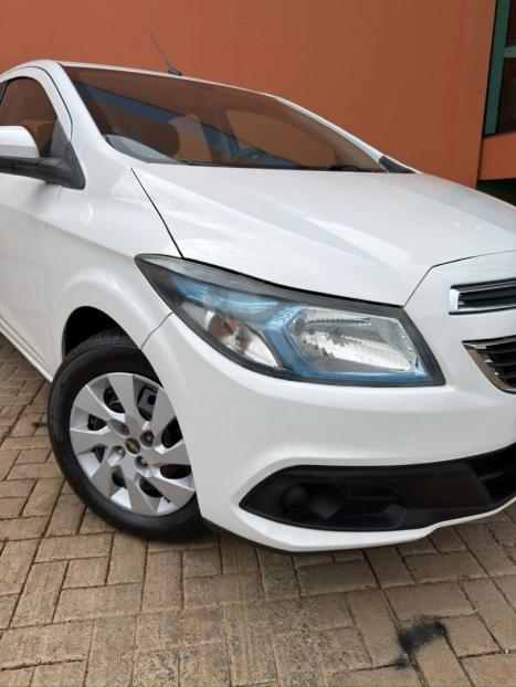 CHEVROLET Onix Hatch 1.4 4P FLEX LT, Foto 4