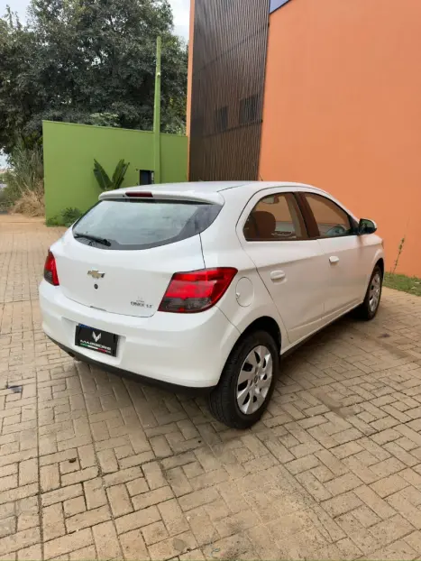 CHEVROLET Onix Hatch 1.4 4P FLEX LT, Foto 11