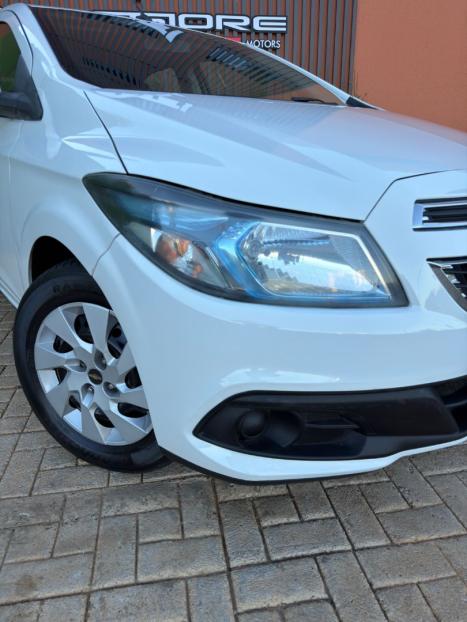 CHEVROLET Onix Hatch 1.4 4P FLEX LT, Foto 3