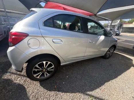 CHEVROLET Onix Hatch 1.4 4P FLEX LTZ, Foto 4