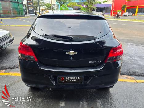 CHEVROLET Onix Hatch 1.4 4P FLEX ACTIV AUTOM�TICO, Foto 4