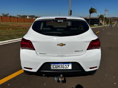 CHEVROLET Onix Hatch 1.4 4P FLEX LT AUTOM�TICO, Foto 8