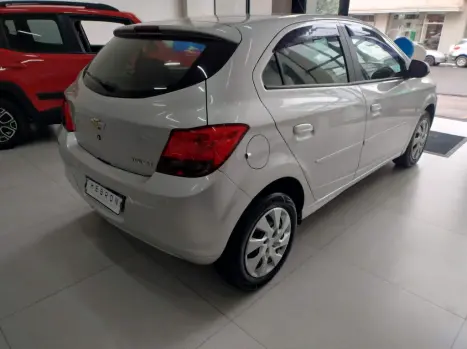 CHEVROLET Onix Hatch 1.4 4P FLEX LT AUTOM�TICO, Foto 19