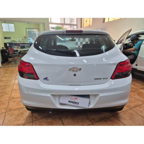 CHEVROLET Onix Hatch 1.4 4P FLEX LTZ AUTOM�TICO, Foto 6