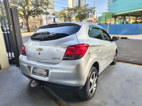 CHEVROLET Onix Hatch 1.4 4P FLEX LT, Foto 2