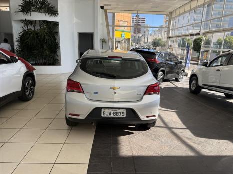 CHEVROLET Onix Hatch 1.4 4P FLEX LTZ AUTOM�TICO, Foto 7