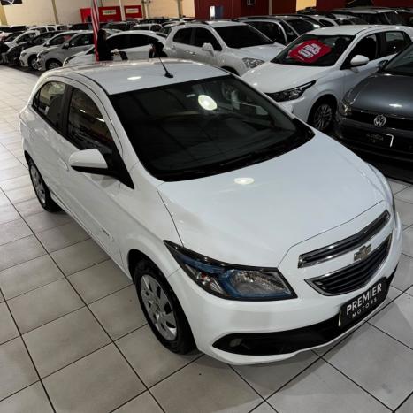CHEVROLET Onix Hatch 1.4 4P FLEX LT, Foto 3