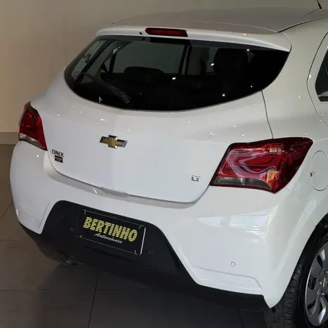 CHEVROLET Onix Hatch 1.0 4P FLEX LT, Foto 6