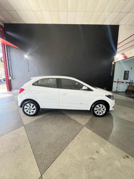 CHEVROLET Onix Hatch 1.4 4P FLEX LT, Foto 4