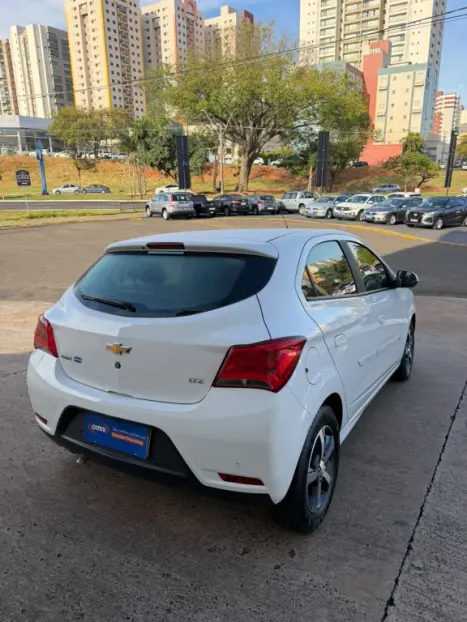 CHEVROLET Onix Hatch 1.4 4P FLEX LTZ AUTOM�TICO, Foto 6