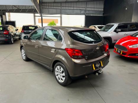 CHEVROLET Onix Hatch 1.4 4P FLEX LT AUTOM�TICO, Foto 6