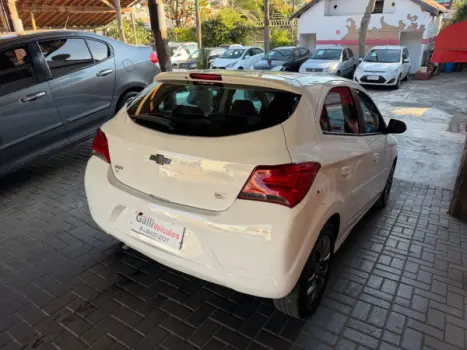 CHEVROLET Onix Hatch 1.0 4P FLEX JOY BLACK, Foto 4
