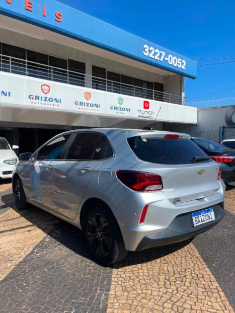 CHEVROLET Onix Hatch 1.0 12V 4P FLEX PREMIER TURBO AUTOM�TICO, Foto 4