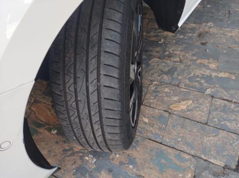 CHEVROLET Onix Hatch 1.0 12V 4P FLEX PREMIER TURBO AUTOM�TICO, Foto 13
