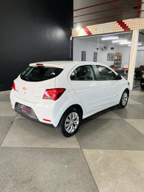 CHEVROLET Onix Hatch 1.4 4P FLEX LT, Foto 4