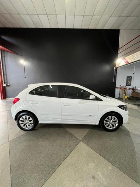 CHEVROLET Onix Hatch 1.4 4P FLEX LT, Foto 5