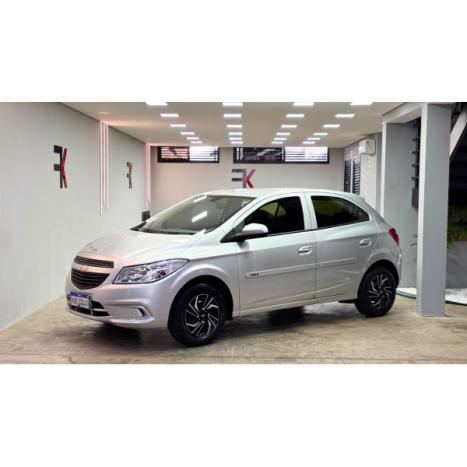 CHEVROLET Onix Hatch 1.0 4P FLEX LS, Foto 2