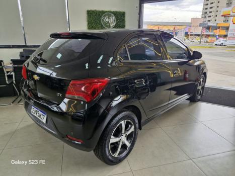 CHEVROLET Onix Hatch 1.4 4P FLEX LTZ AUTOM�TICO, Foto 4
