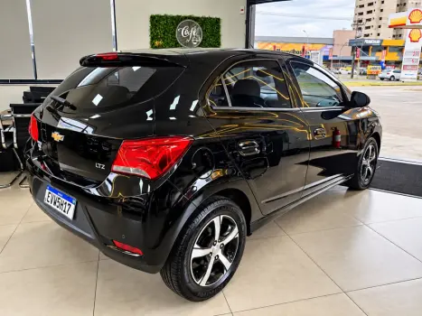 CHEVROLET Onix Hatch 1.4 4P FLEX LTZ AUTOMÁTICO, Foto 4