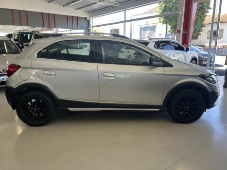 CHEVROLET Onix Hatch 1.4 4P FLEX ACTIV AUTOM�TICO, Foto 3