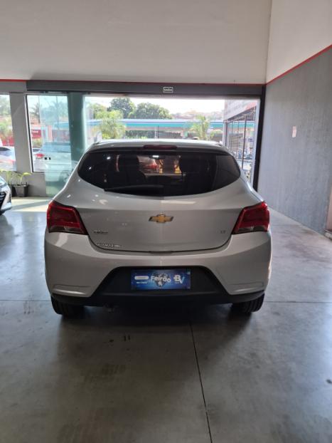 CHEVROLET Onix Hatch 1.0 4P FLEX LT, Foto 5