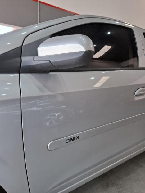 CHEVROLET Onix Hatch 1.0 4P FLEX LT, Foto 8