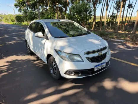 CHEVROLET Onix Hatch 1.4 4P FLEX LTZ, Foto 3