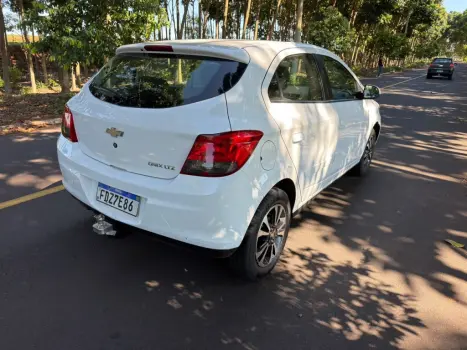CHEVROLET Onix Hatch 1.4 4P FLEX LTZ, Foto 5