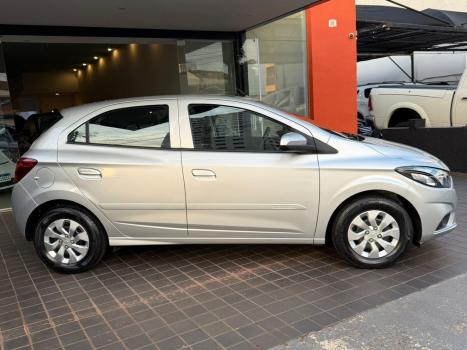 CHEVROLET Onix Hatch 1.4 4P FLEX LT, Foto 3