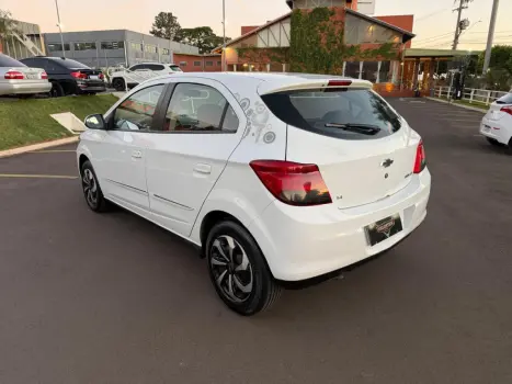 CHEVROLET Onix Hatch 1.4 4P FLEX LT, Foto 3