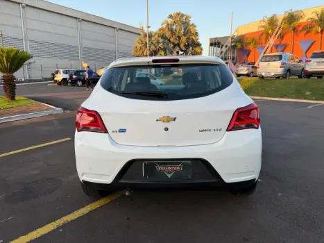 CHEVROLET Onix Hatch 1.4 4P FLEX LTZ, Foto 5