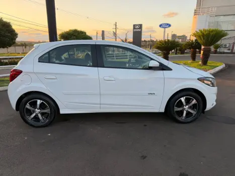 CHEVROLET Onix Hatch 1.4 4P FLEX LTZ, Foto 7